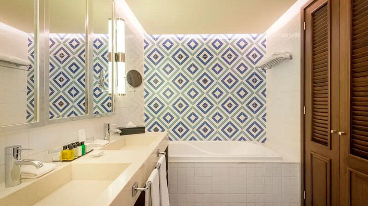 Ocean Riviera Paradise